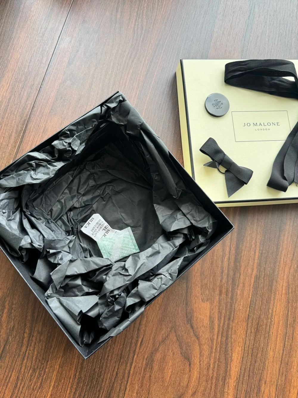 Jo Malone Black and Cream Presentation Gift Box with Black Tissue + Bows